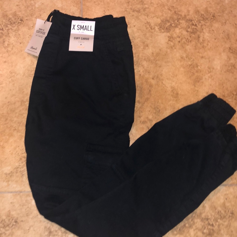Men’s/women’s black cargos